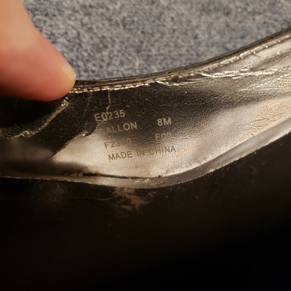 Calvin Klein Size 8 M  Fallon Black Leather Block Heel Pump - Picture 9 of 9